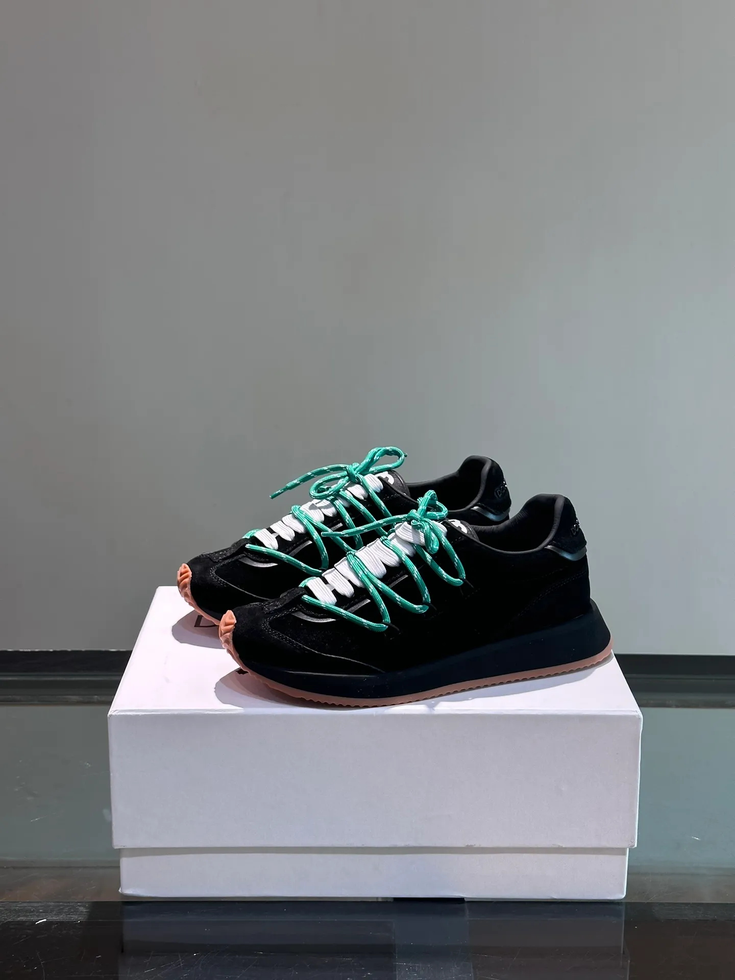Men's shoes 💰p460 "DG" new men's casual sports shoes! The contrasting color design is eye-catching, fashionable and versatile, and can add luster to various looks. The exquisite design with unique dynamic vitality and modern atmosphere shows modern elegance. Size: 38-44 (45 customized)